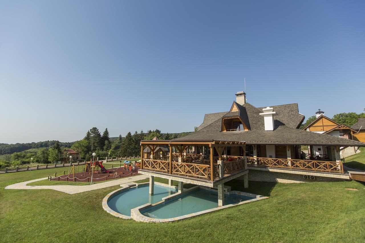 Bed and Breakfast Etno Naselje Vrdnicka Kula à Vrdnik Extérieur photo