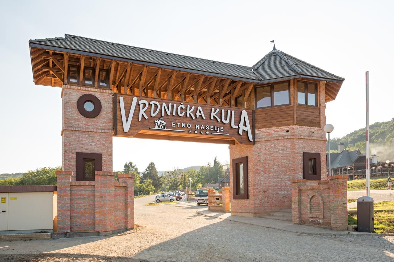 Bed and Breakfast Etno Naselje Vrdnicka Kula à Vrdnik Extérieur photo