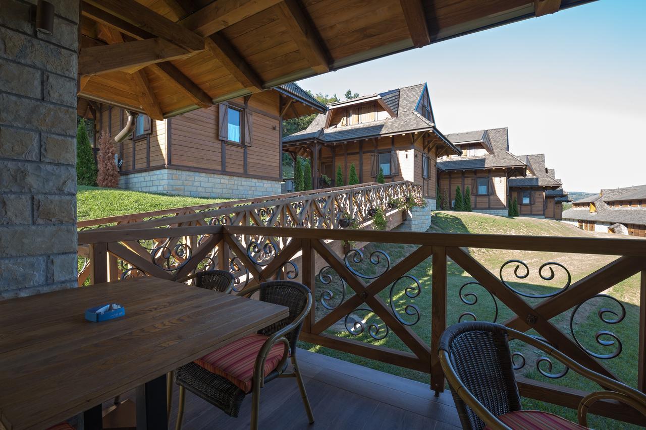 Bed and Breakfast Etno Naselje Vrdnicka Kula à Vrdnik Extérieur photo